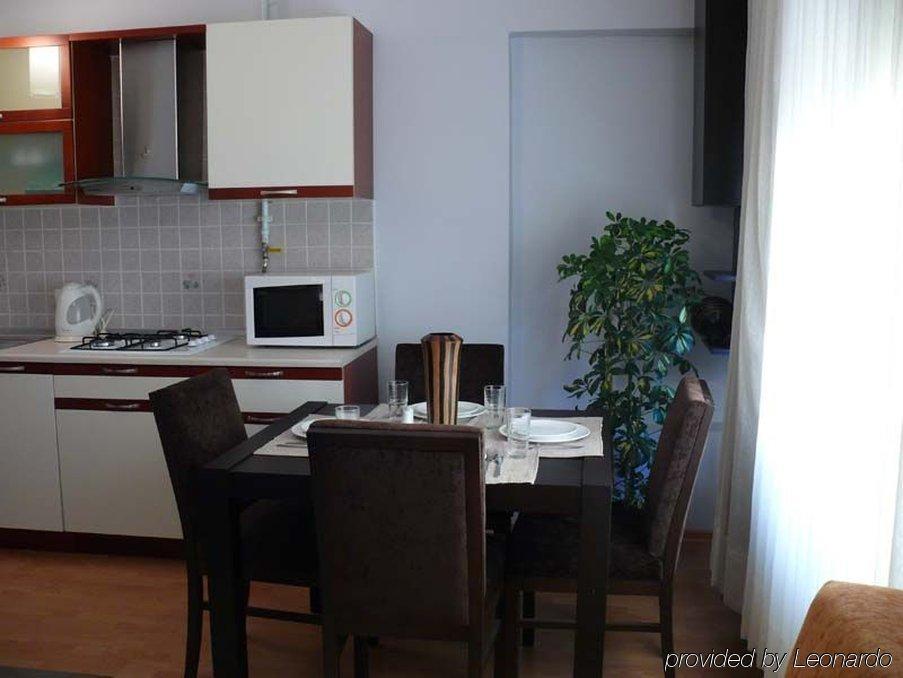 Masal Apart Istanbul Bilik gambar